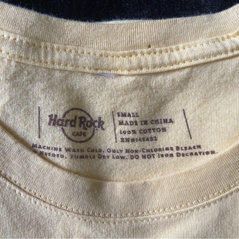 HARD ROCK TEE 🎸🎸 - Picture 3 of 4